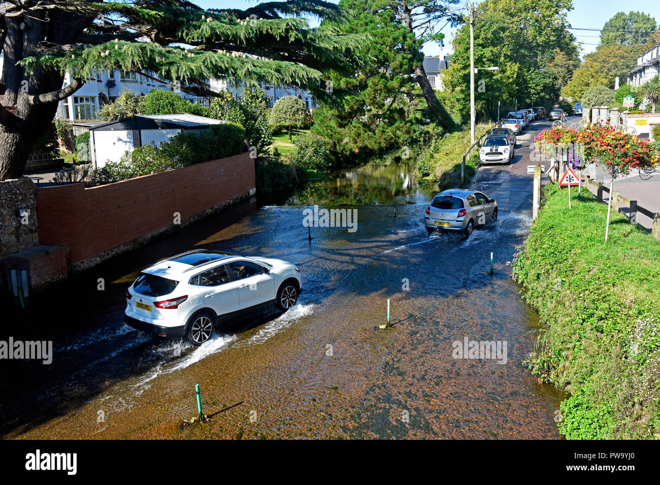Devon - Sidmouth - acqua splash Sid di fiume - nella città Foto Stock