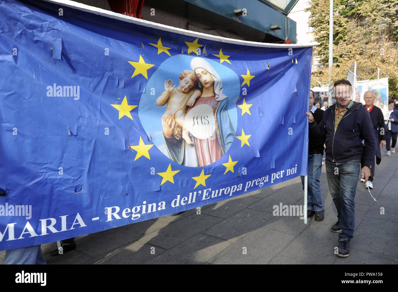 Milano (Italia), la dimostrazione dei cattolici estremisti e partito neofascista Forza Nuova contro la legge 194 sull'aborto. Foto Stock