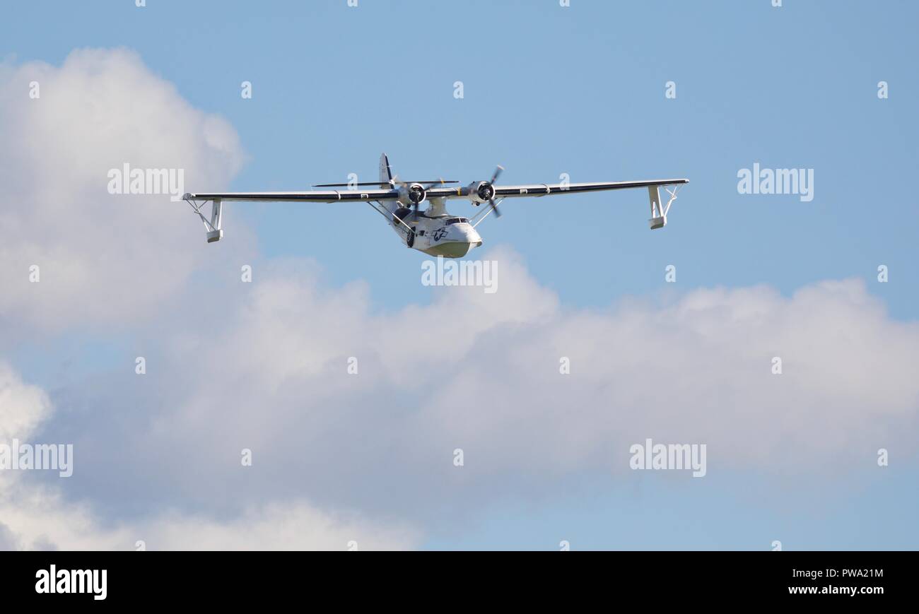 Diritto consolidato costruttiva PBY-5A Catalina battenti all'IWM Duxford battaglia della Gran Bretagna su Airshow il 23 settembre 2018 Foto Stock