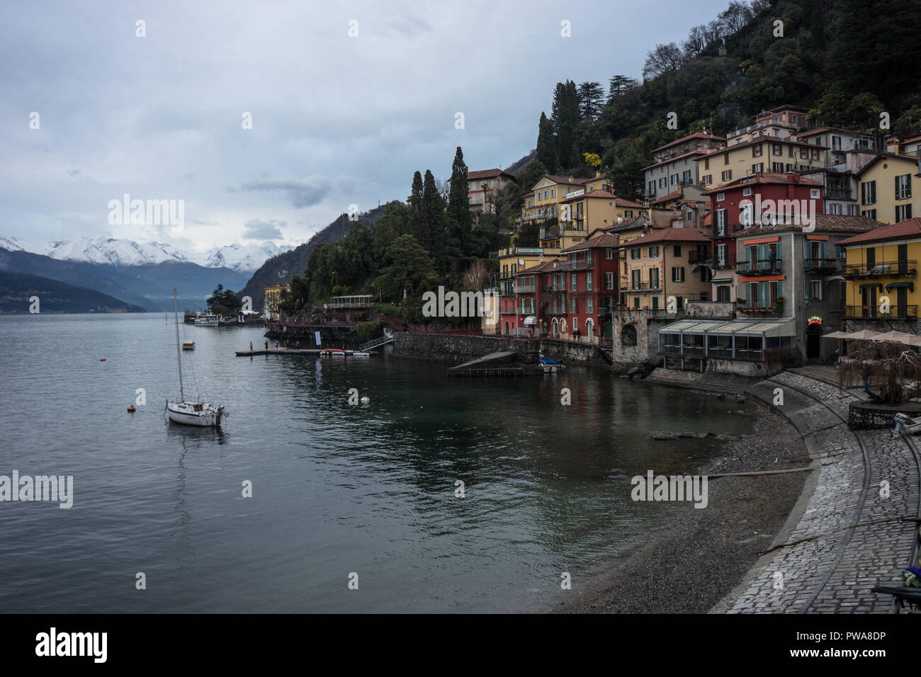 Varenna, Italia - 31 Marzo 2018: il villaggio di pescatori di Varenna, Italia Foto Stock