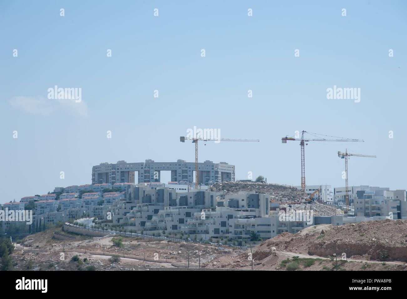 Nuova area di costruzione, città nuova con la costruzione di gru, Modiin, Israele Foto Stock