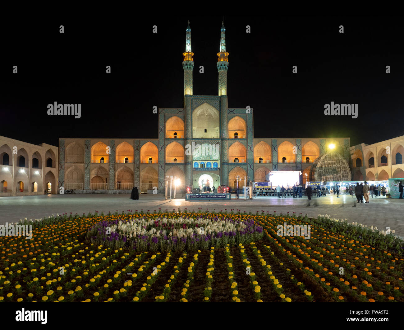 Amir Chakhmaq square di notte, Yazd, Iran Foto Stock