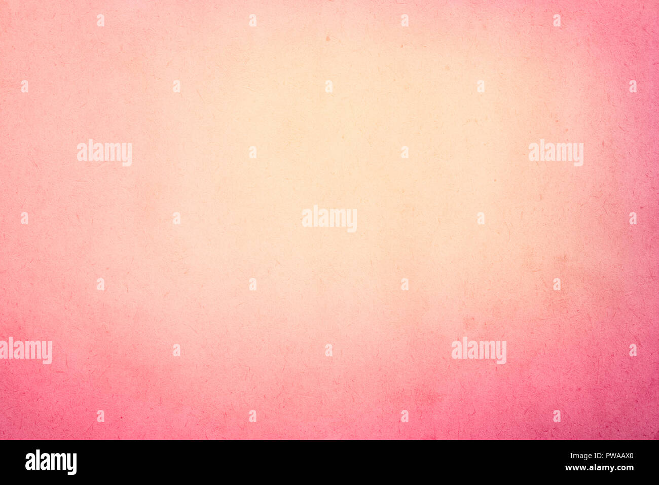 Gradiente di colore rosa acquerello su vernice vecchia carta con sbavature di granella sporca astratto di texture per Foto Stock