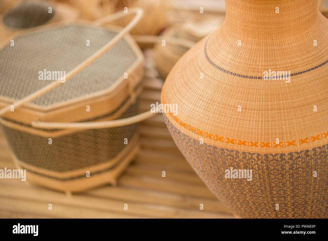 OTOP tailandese prodotto da asciutto erba Hygaliepa armatura come basketry. Foto Stock