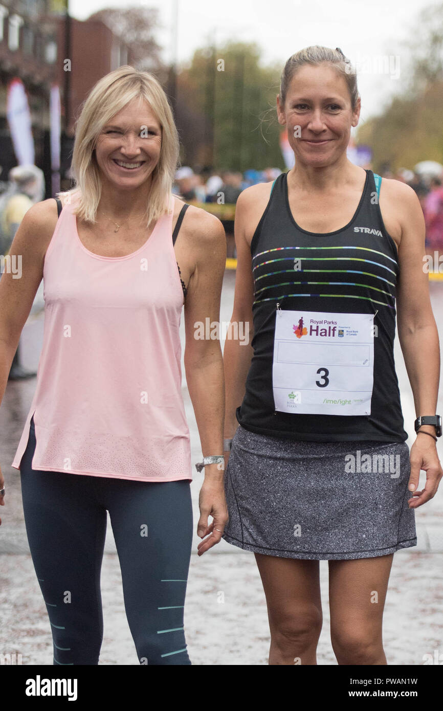 Jo Wiley e Sophie Reyworth preparare a prendere parte alla Royal Parks Foundation Half Marathon attraverso quattro parchi reali di Londra. Foto Stock