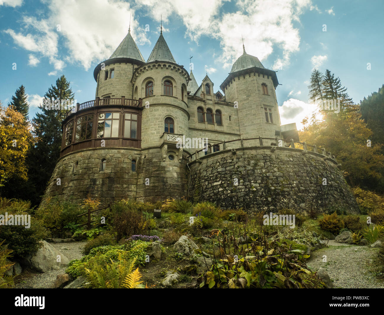 Il Castel Savoia (Castel Savoia) Manor House a Gressoney-Saint-Jean nella regione Valle d'Aosta NW Italia Foto Stock