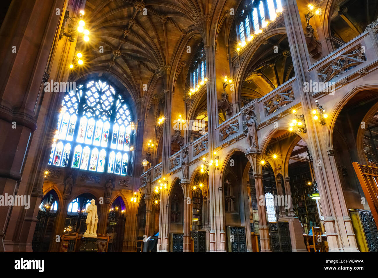 Manchester, Regno Unito - 18 Maggio 2018: John Rylands Library costruito nel 1988 da Enriqueta Rylands, sua moglie dopo Giovanni della morte, è aperto al pubblico nel 1900. Il Foto Stock