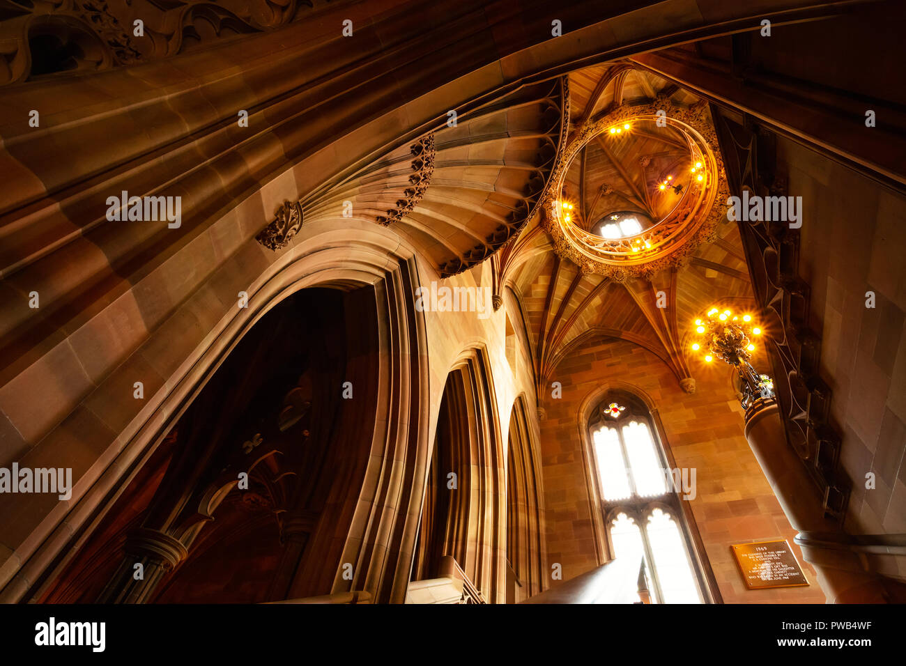 Manchester, Regno Unito - 18 Maggio 2018: John Rylands Library costruito nel 1988 da Enriqueta Rylands, sua moglie dopo Giovanni della morte, è aperto al pubblico nel 1900. Il Foto Stock