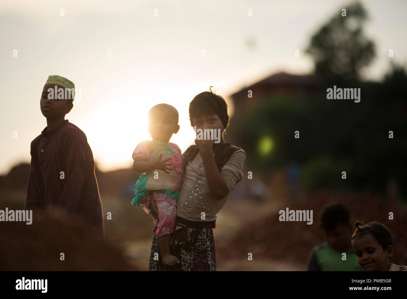 Coxs Bazar, Bangladesh. Il 14 ottobre 2018. Popolazione rohingya e visto all'interno di un campo di rifugiati in Cox bazar , Bangladesh il 14 ottobre 2018. Credito: zakir hossain chowdhury zakir/Alamy Live News Foto Stock