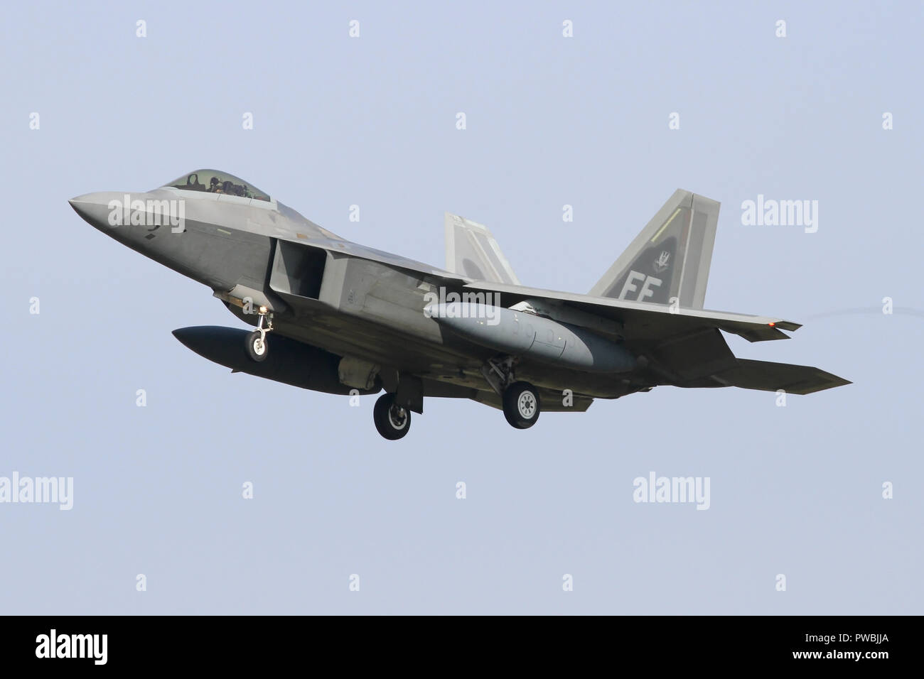 1° Fighter Wing F Raptor arrivando a RAF Lakenheath nel Suffolk per un esercizio con la 48th FW. Foto Stock