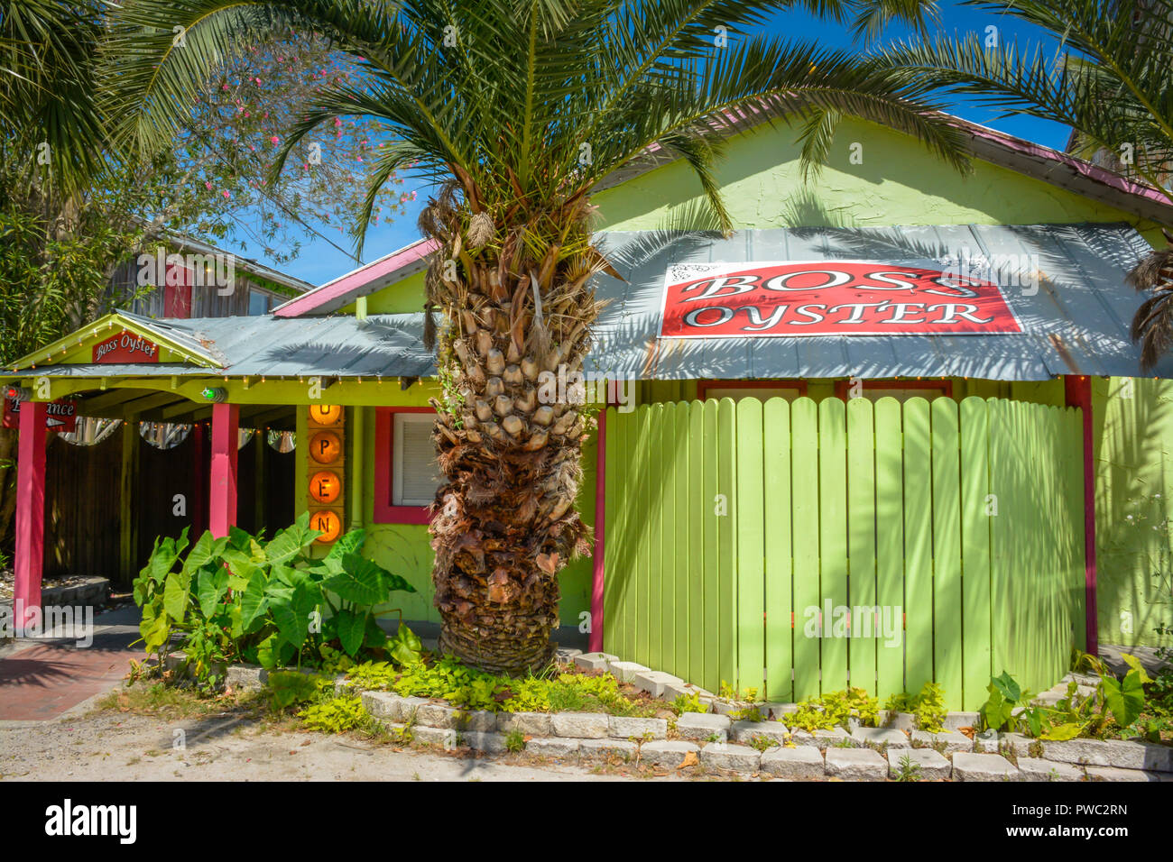 La piccola città di Apalachicola in Florida Panhandle offre molti ristoranti e shopping in stile culturale della vecchia Florida, pittoresco e affascinante. Foto Stock