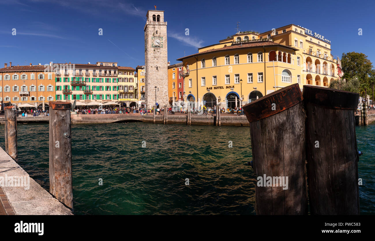 Rive del Garda sul Lago di Garda in Italia settentrionale Foto Stock