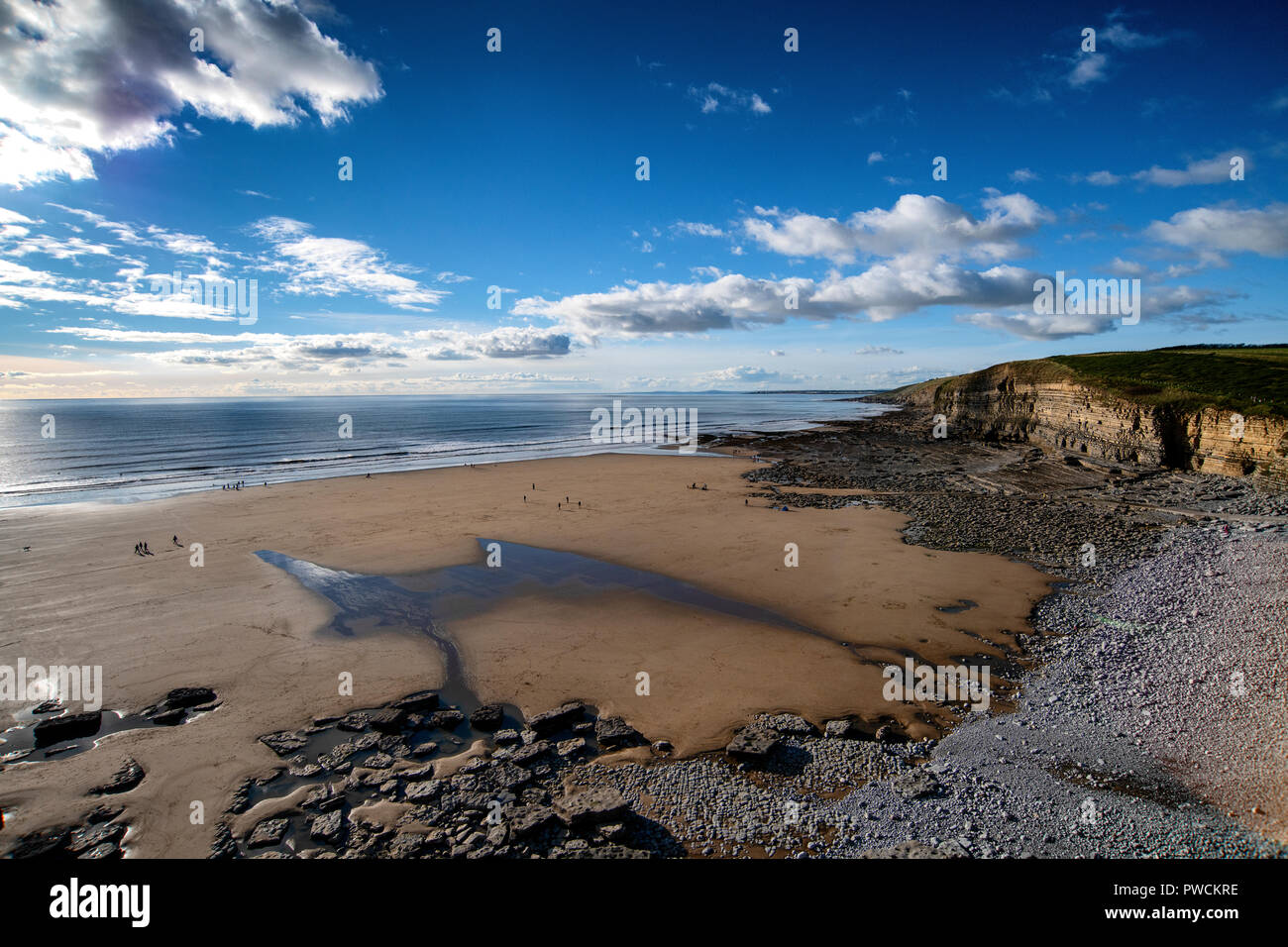 Dunraven Bay in Glamorgan Heritage Costa, Galles del Sud. Spiaggia di Southerndown. Foto Stock