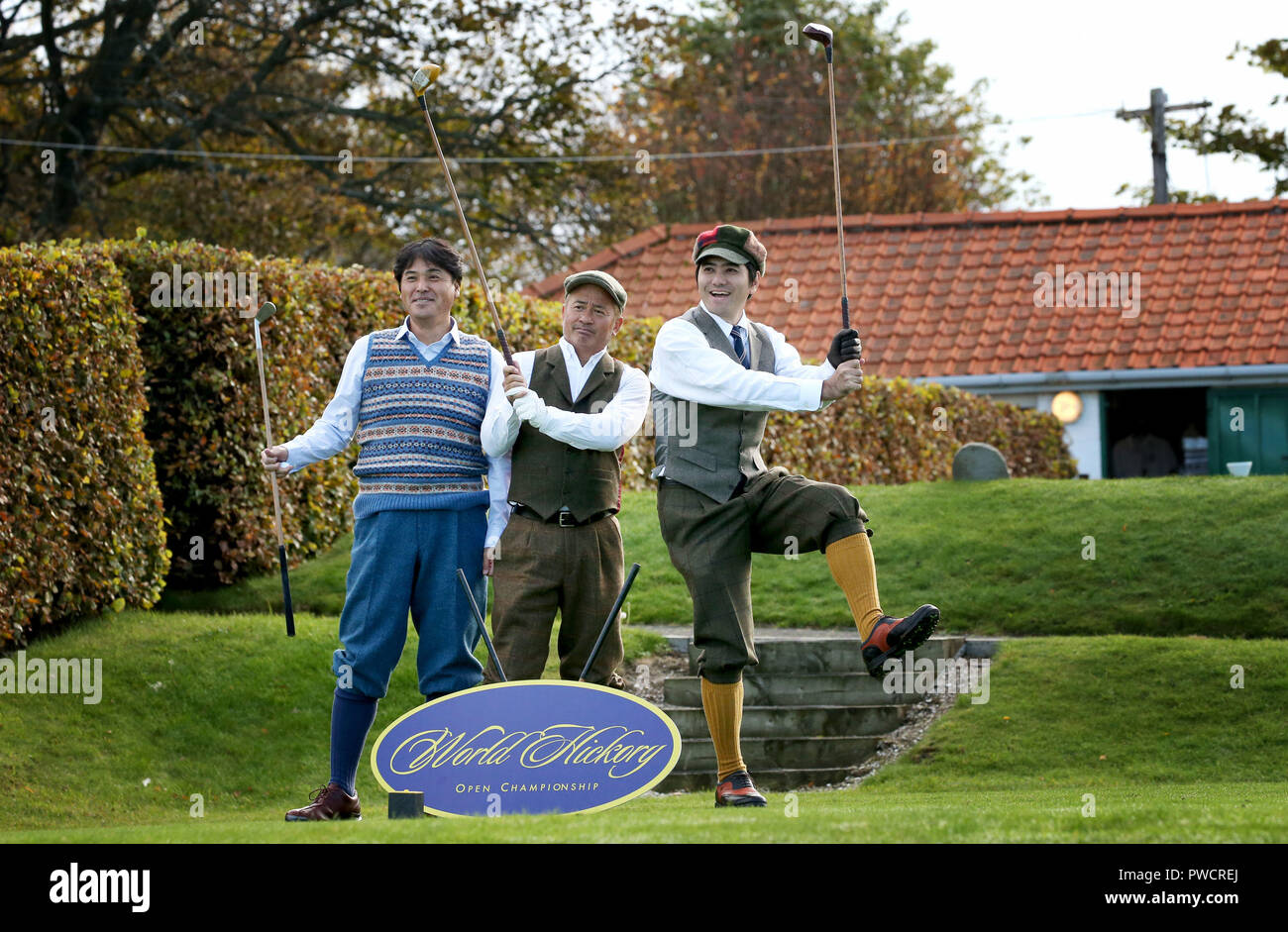 Gli amanti del golf dal Giappone prendendo parte al mondo Hickory campionati aperti a Longniddry Golf Club in Scozia Golf Costa, East Lothian. Foto Stock