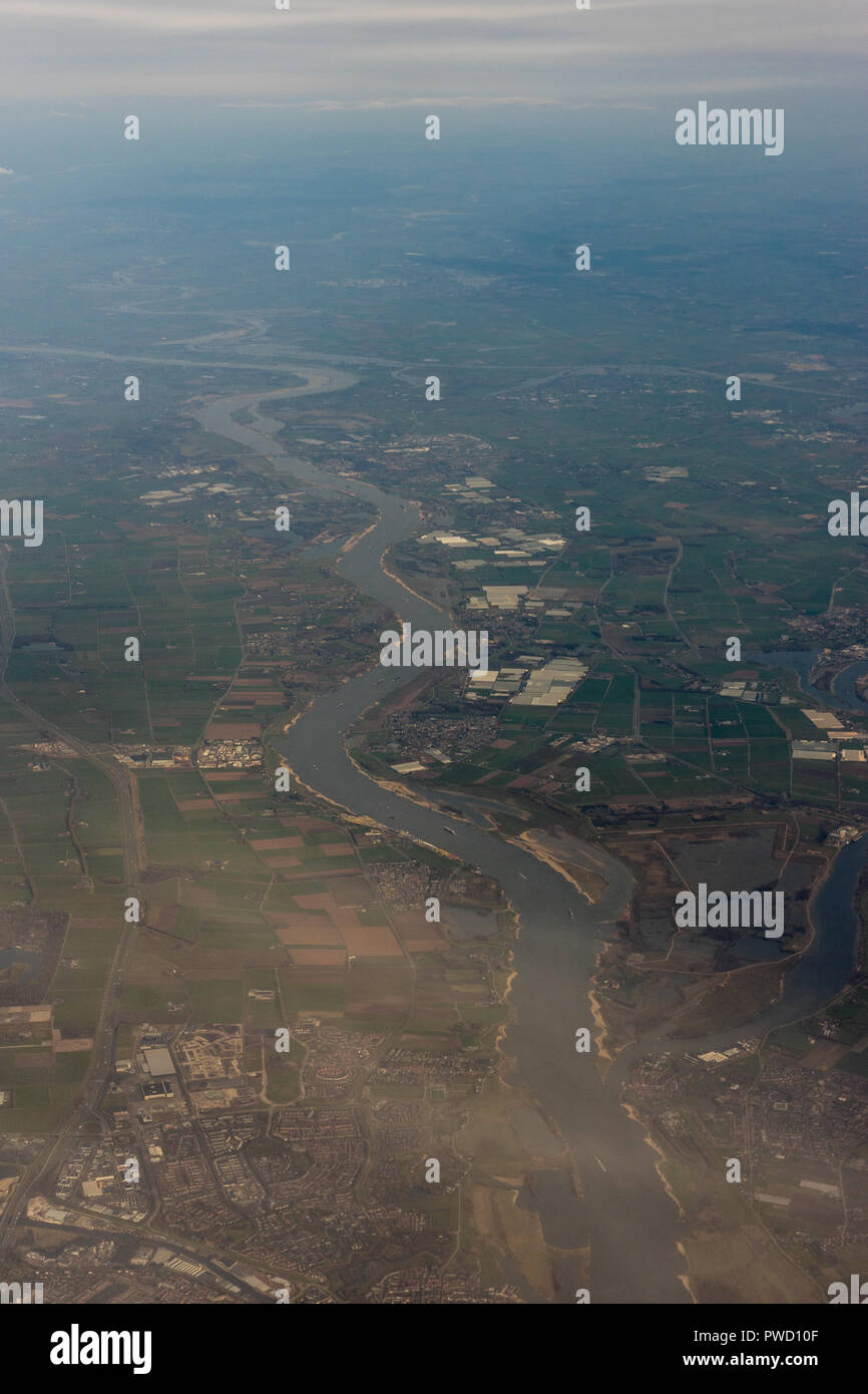 Paesi Bassi, aia, Schiphol, Europa, una vista del fiume della città dal cielo Foto Stock