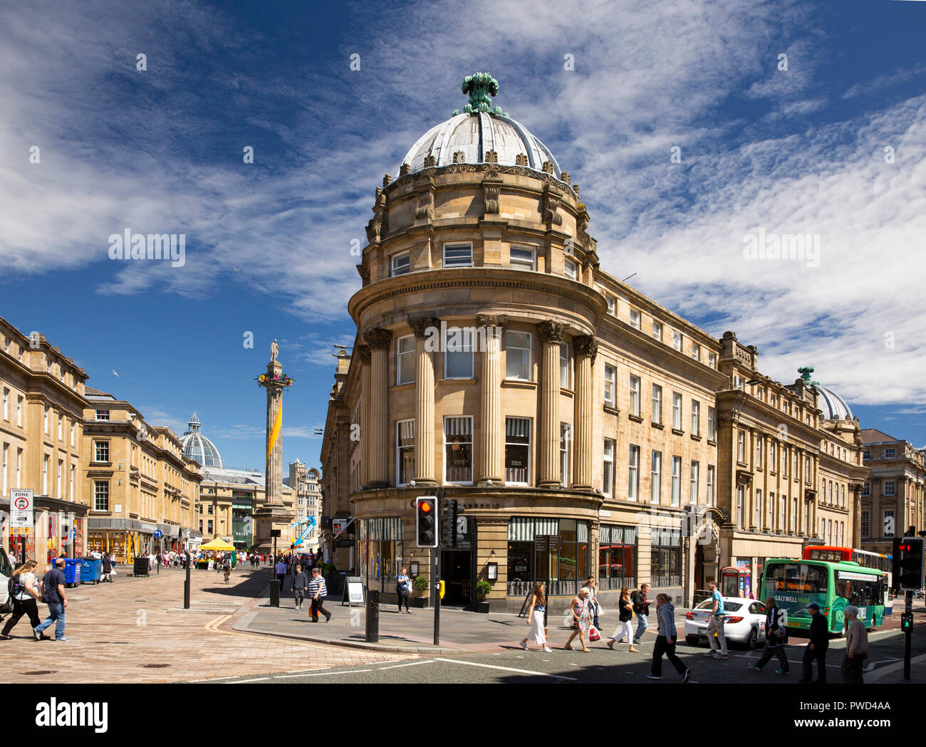 Regno Unito, Inghilterra, Tyneside, Newcastle upon Tyne, Grainger Street Market Street Junction, Centrale edificio Arcade Foto Stock