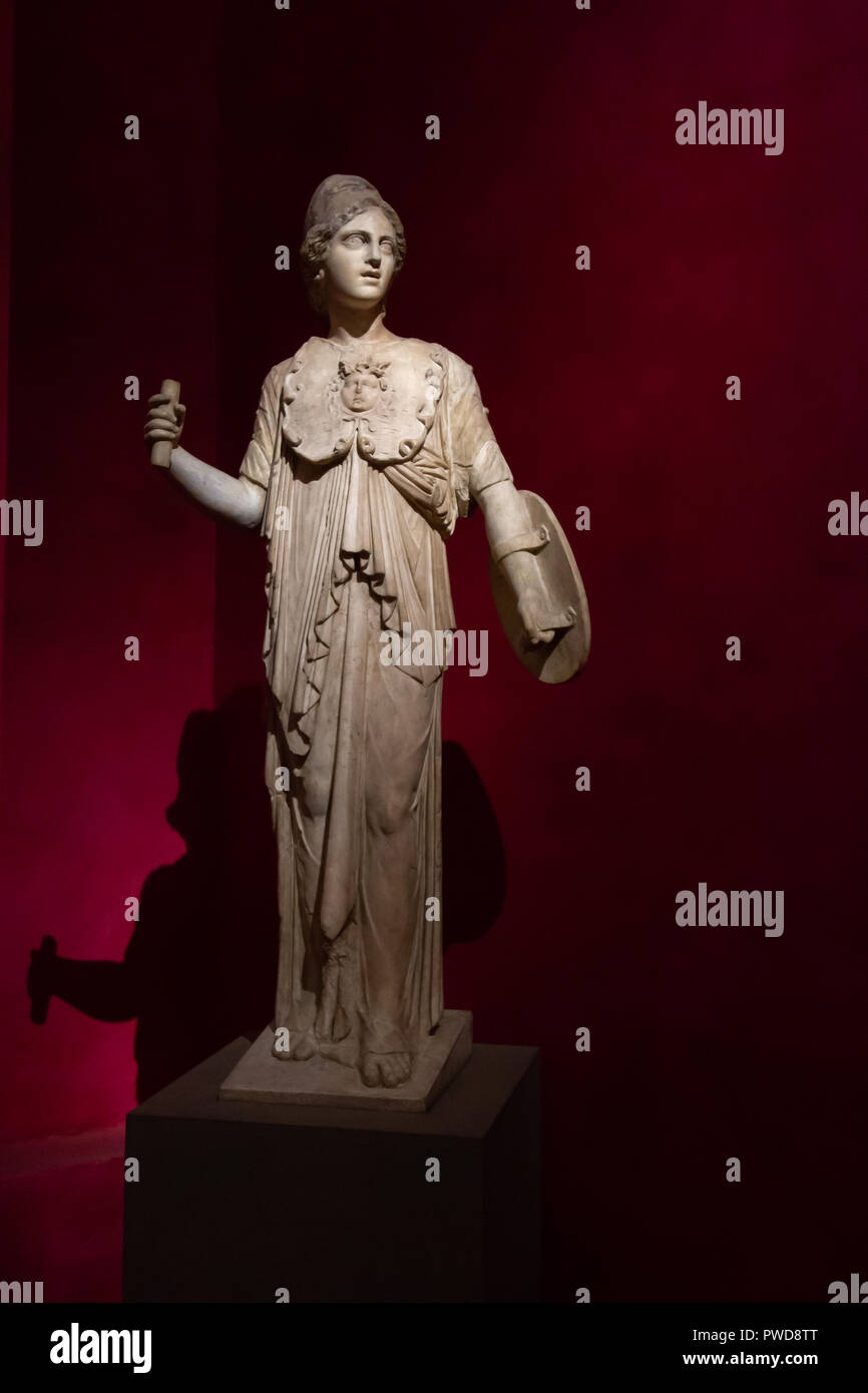 Statua di Minerva (Palladio) è una statua scolpita da marmo greco del