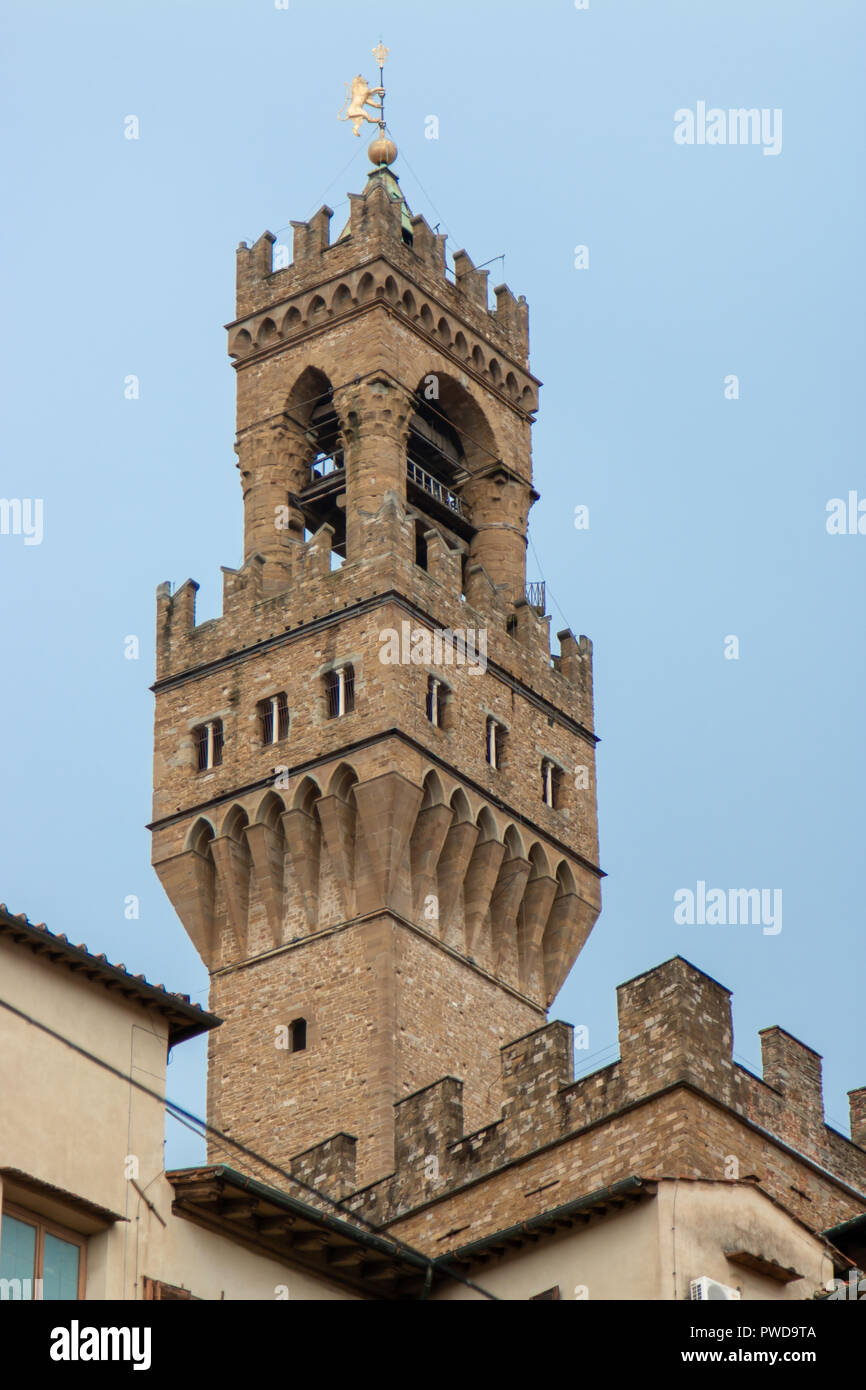 La torre medievale di Palazzo Vecchio è iconico in Firenze, Italia. Foto Stock