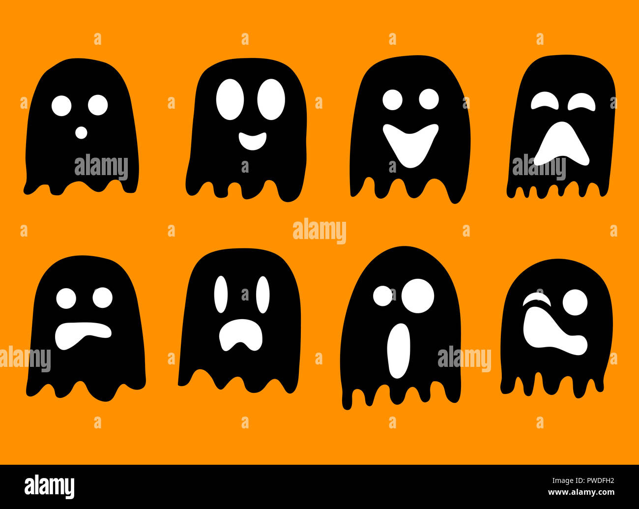 2018 Halloween in bianco e nero dei fantasmi con graziosi e facce buffe su sfondo arancione. Foto Stock