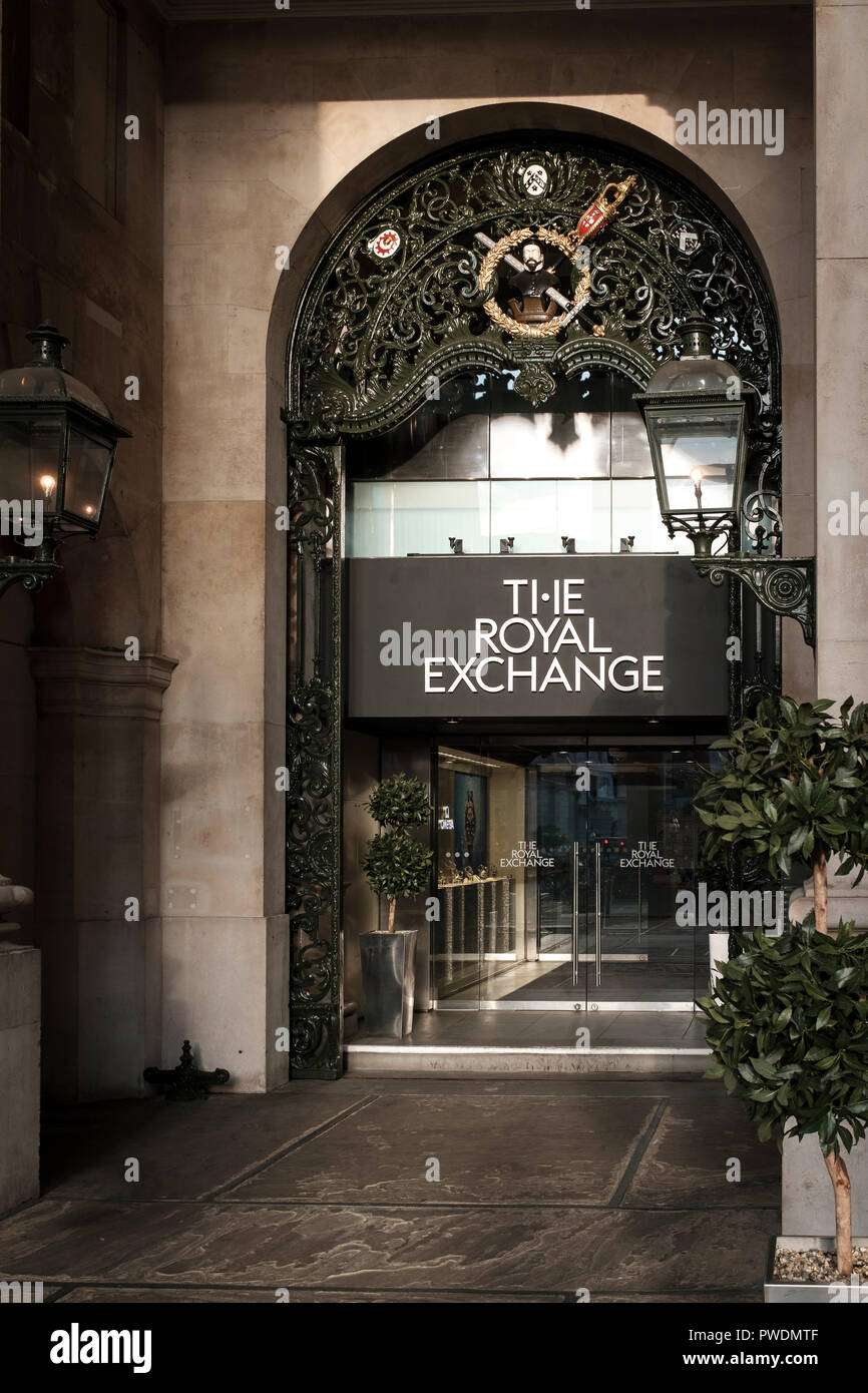 L'Inghilterra,London-The ingresso principale al Royal Exchange Building Foto Stock