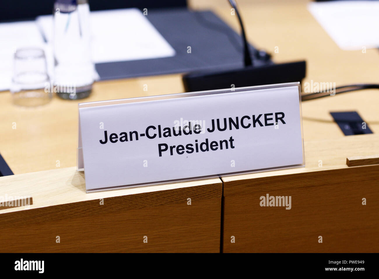 Bruxelles, Belgio. 16 ott 2018.Il Presidente della Commissione Europea Jean Claude Juncker assiste nel vertice sociale trilaterale. Alexandros Michailidis/Alamy Live News Foto Stock