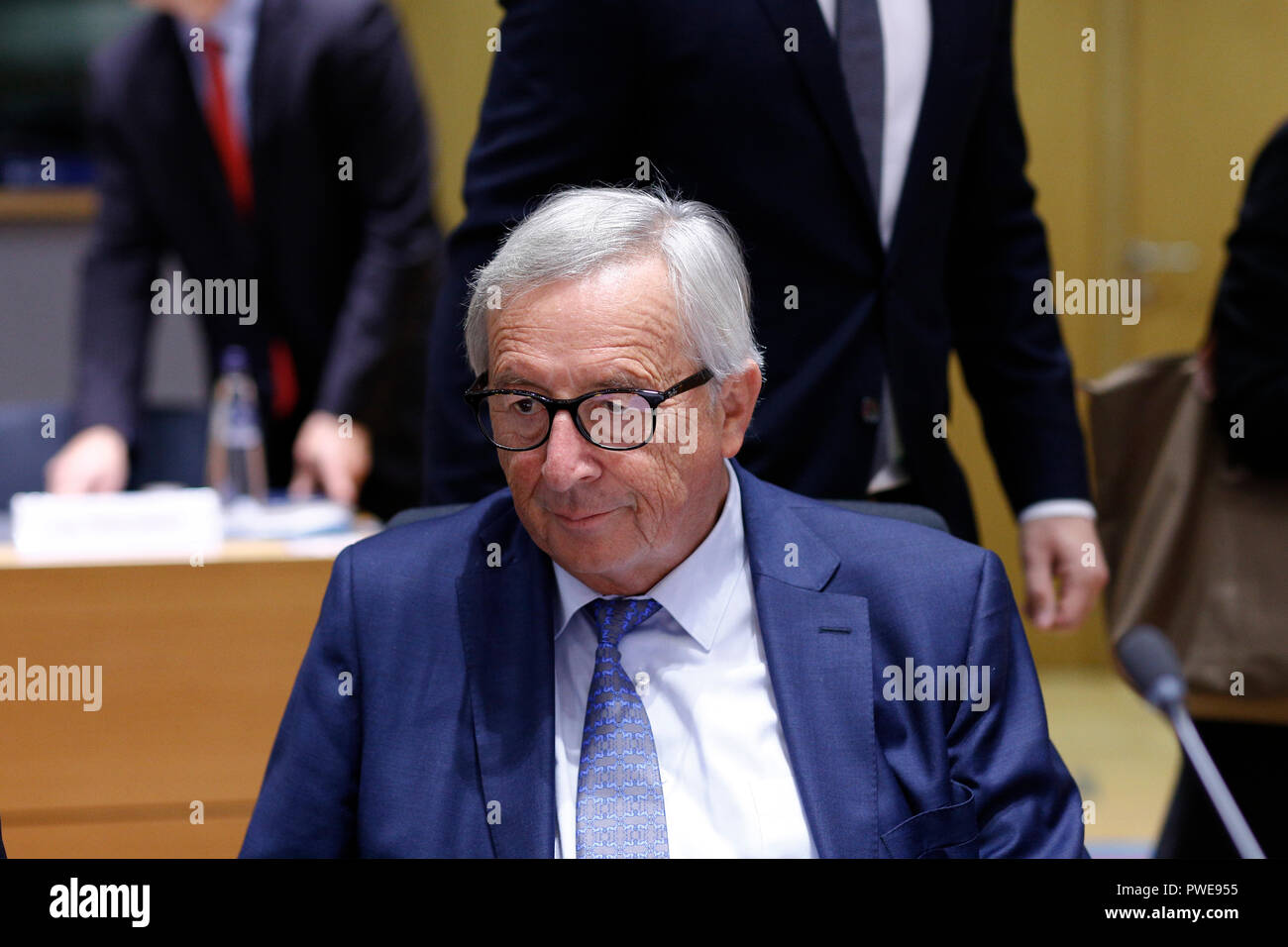 Bruxelles, Belgio. 16 ott 2018.Il Presidente della Commissione Europea Jean Claude Juncker assiste nel vertice sociale trilaterale. Alexandros Michailidis/Alamy Live News Foto Stock