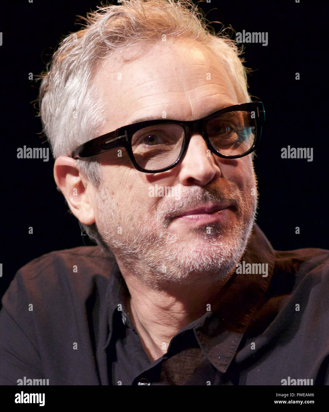 Lione, Francia. Xvi oct, 2018. Direttore messicano Alfonso CuarÃ³n (gravità, Harry Potter e il prigioniero di Azkaban) prende parte a una Master Class durante questo anno il Festival Lumiere. Il Festival Lumiere è un film festival che si tiene ogni ottobre ed è chiamato in onore del Lumia¨re fratelli, chi ha inventato la cinematografia a Lione nel 1895. Il festival si concentra sulla storia del cinema con una linea dedicata alle opere del passato attraverso stampe ripristinate, retrospettive e omaggi. Credito: James Colburn/ZUMA filo/Alamy Live News Foto Stock