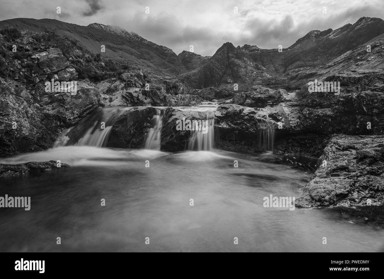 Glen fragile, Fata piscine e cascate, Isola di Skye, Scotland, Regno Unito Foto Stock