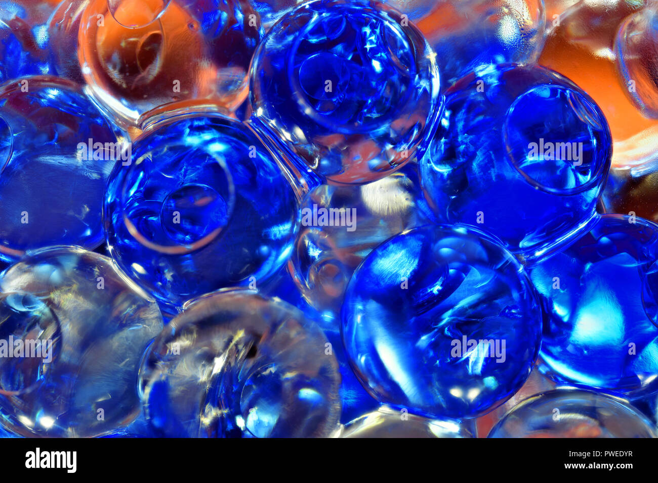 Blu Arancione mute colorate bolle profumate Foto Stock