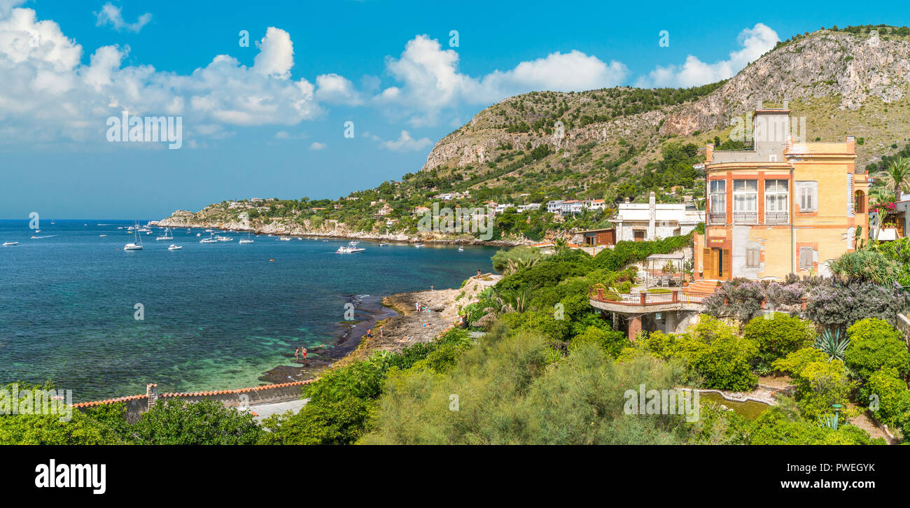 Splendido panorama siciliano ad Aspra, vicino a Bagheria, in provincia di Palermo. Sicilia, Italia. Foto Stock