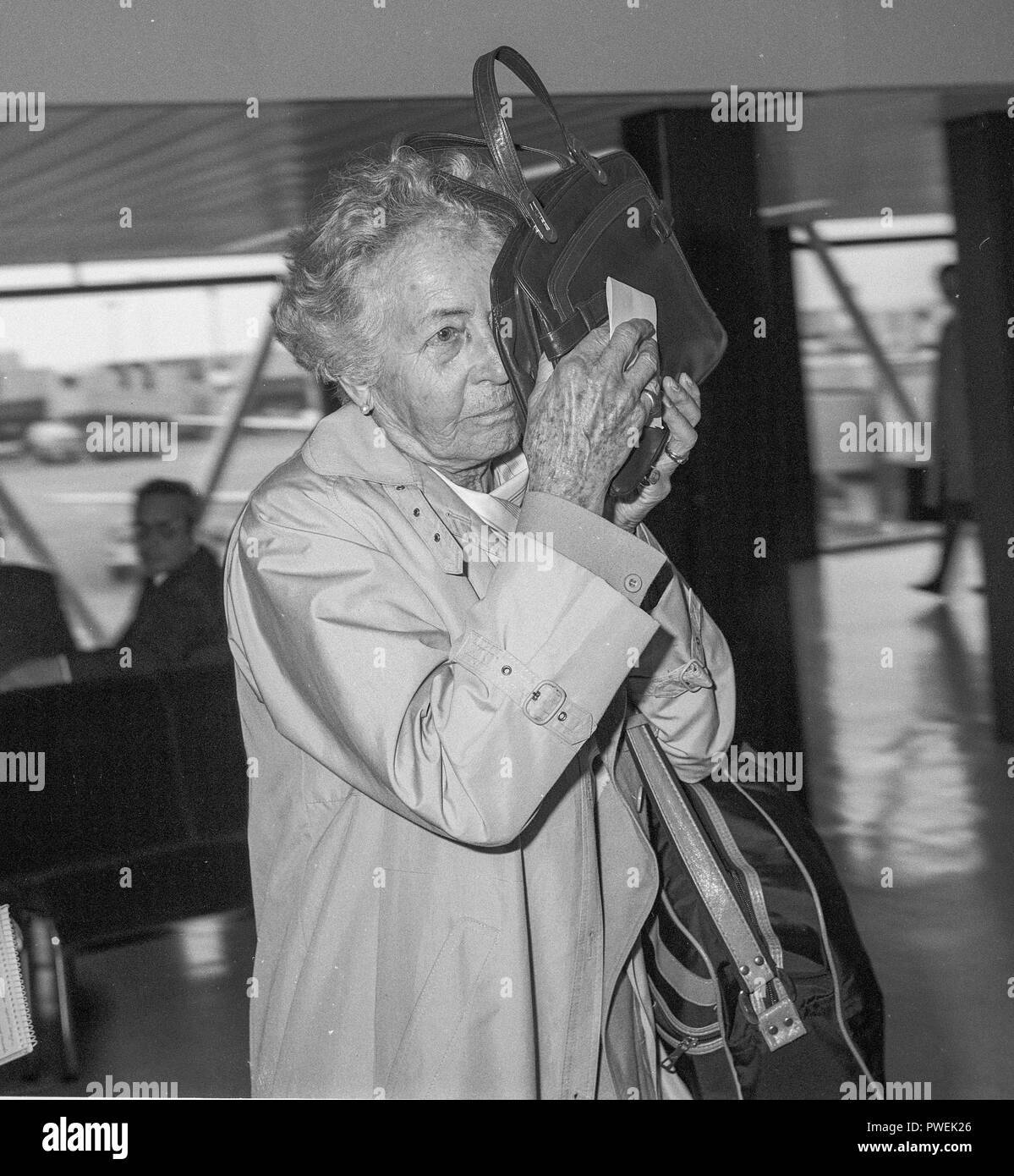La baronessa Von Reibnitz che arrivano a Londra in aprile 1985. Foto Stock