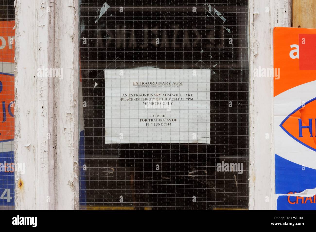 Avviso di un Assemblea generale straordinaria a seguito della chiusura di Aberystwyth Club conservatore, Wales, Regno Unito. Foto Stock