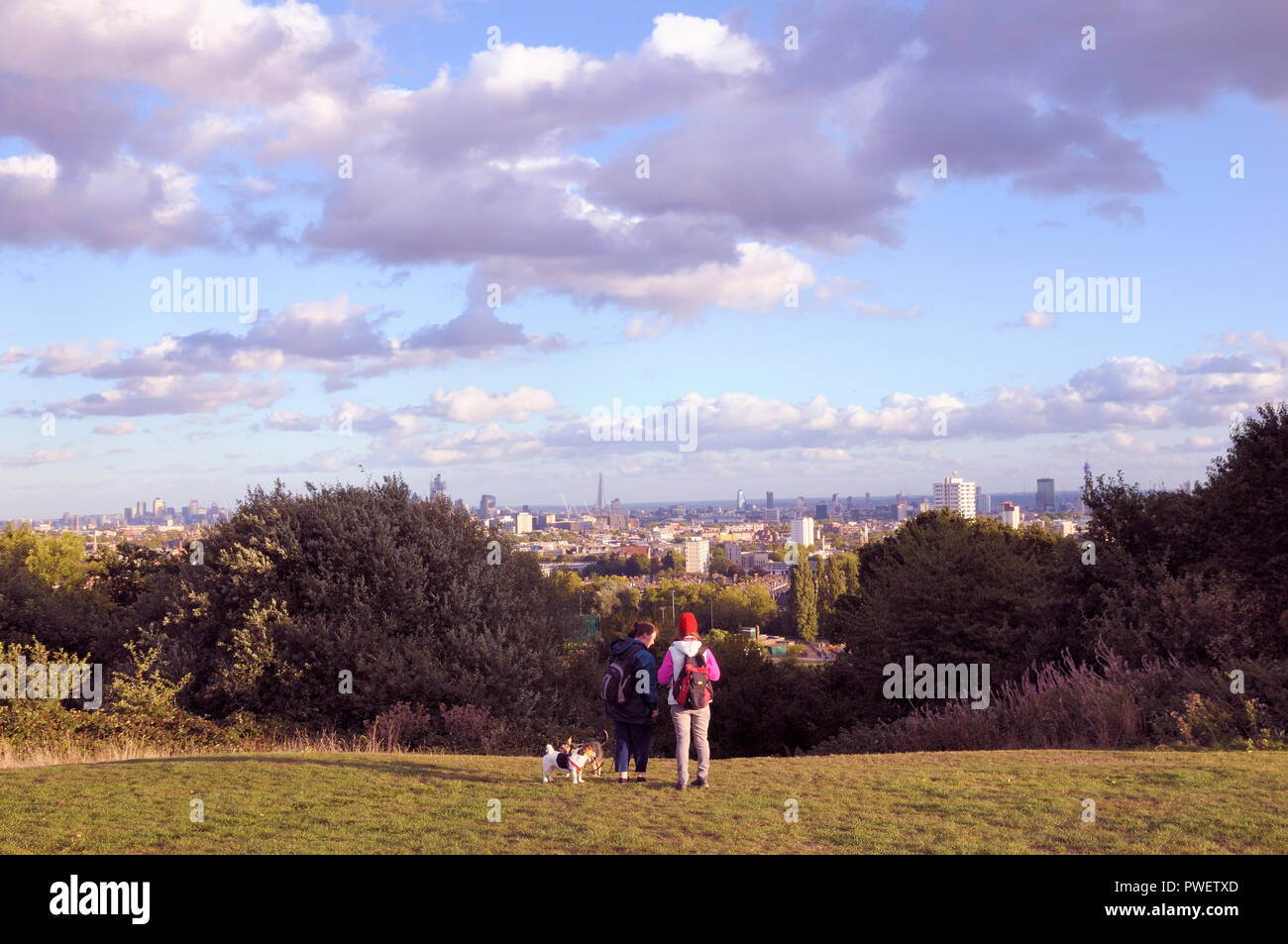 Una vista di Londra dal Parliament Hill, Hampstead Heath, London NW3, England, Regno Unito Foto Stock