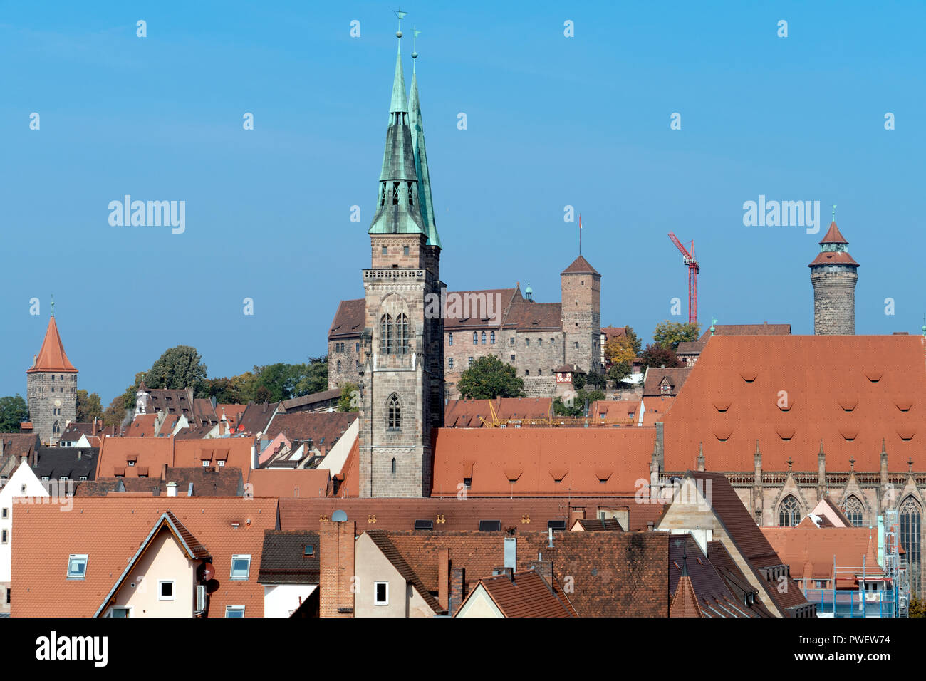 Il campanile della chiesa di S. Sebaldo, Norimberga, Germania. Foto Stock