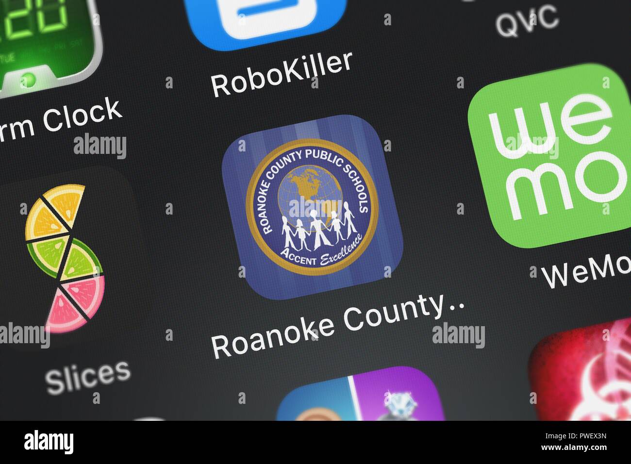 London, Regno Unito - 15 Ottobre 2018: screenshot del mobile app Roanoke County Public Schools da Blackboard Inc.. Foto Stock