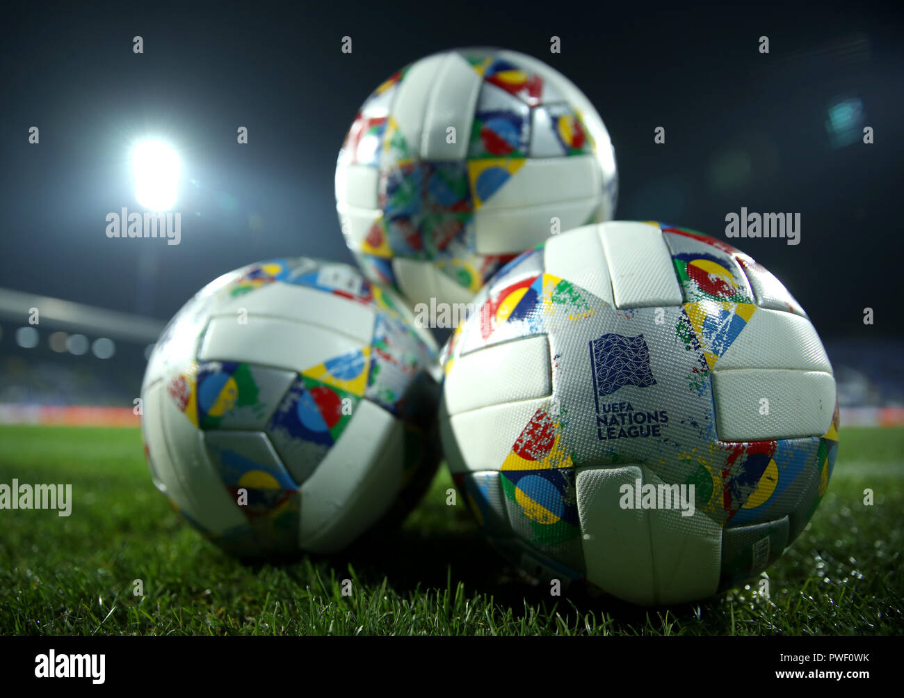 La UEFA Nazioni League palle di marca in anticipo delle Nazioni League a Grbavica Stadium, Sarajevo. Stampa foto di associazione. Picture Data: lunedì 15 ottobre, 2018. Vedere PA storia SOCCER Bosnia. Foto di credito dovrebbe leggere: Tim Goode/filo PA. Foto Stock