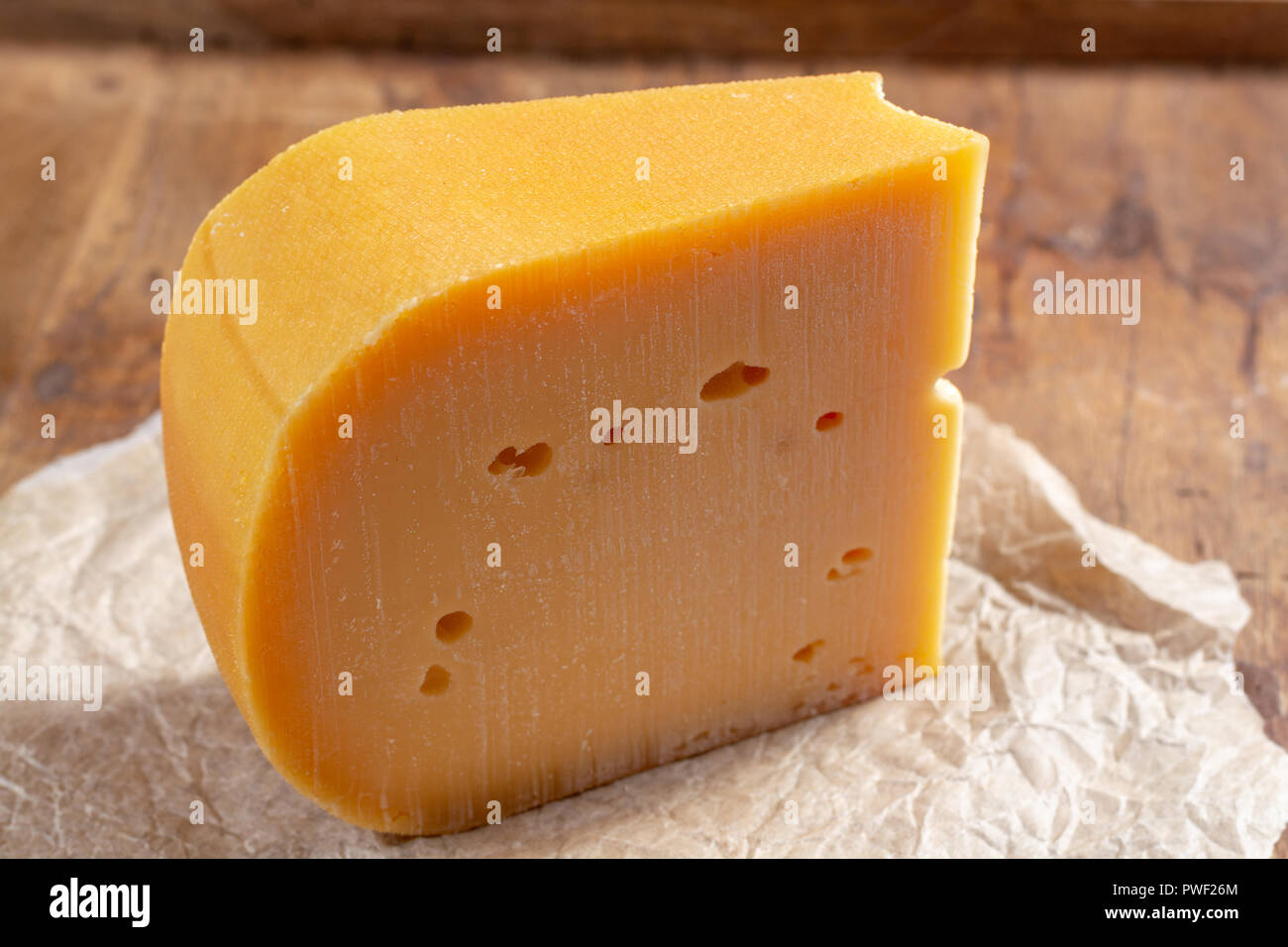 Beemster formaggi, formaggio olandese realizzato a partire da latte di vacca da erba cresciuto sul mare-argilla in un polder 4 metri sotto il livello del mare vicino fino Foto Stock