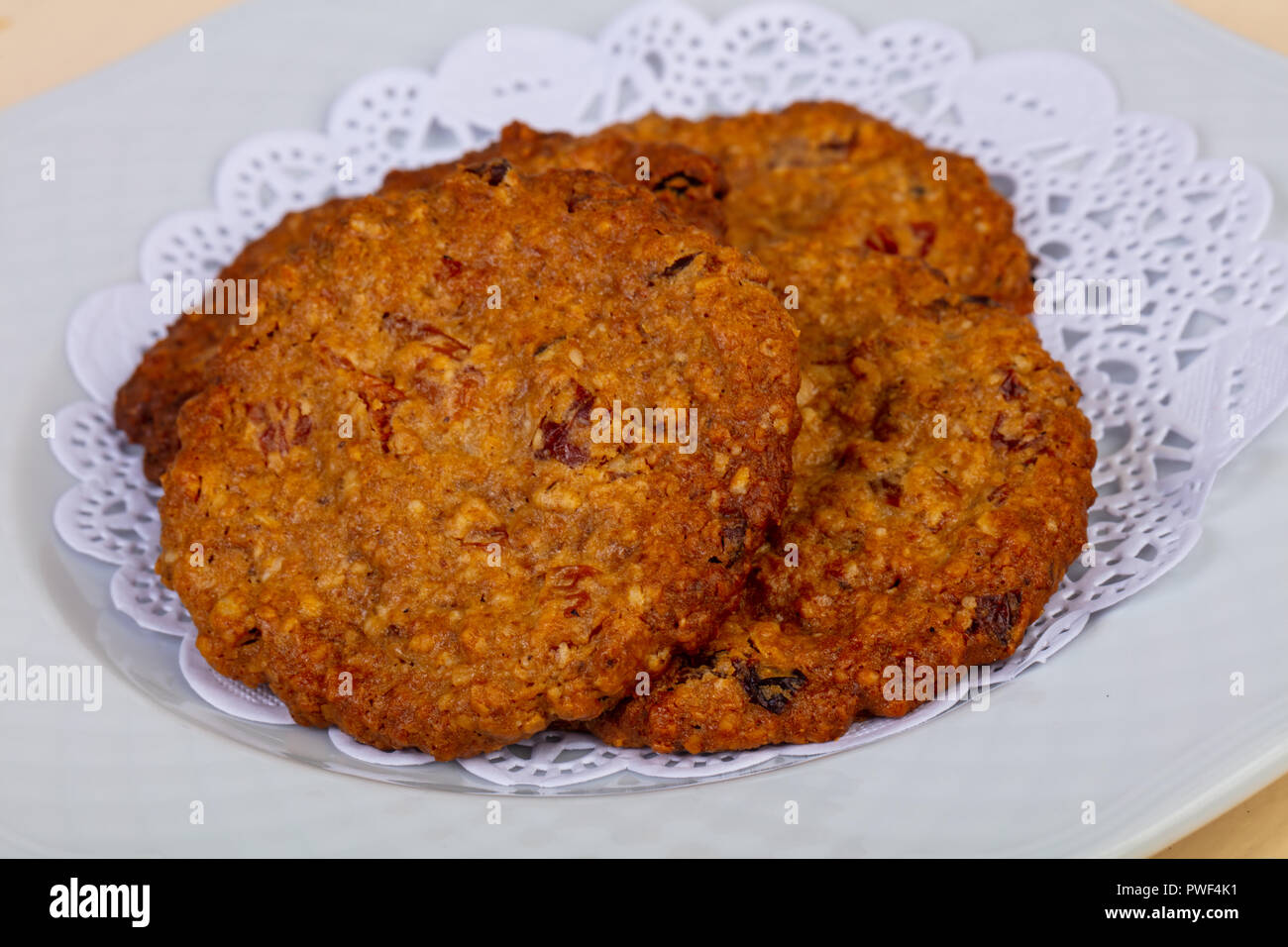 In casa di avena cookie nella piastra Foto Stock