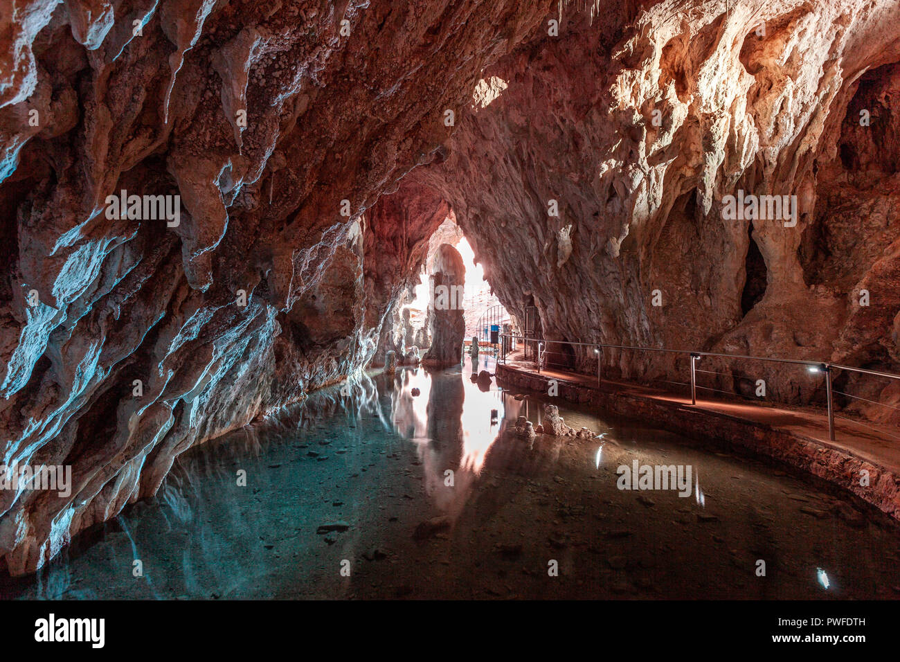 Bella grande gloria in una caverna nel Kosciuszko National Park, Australia Foto Stock