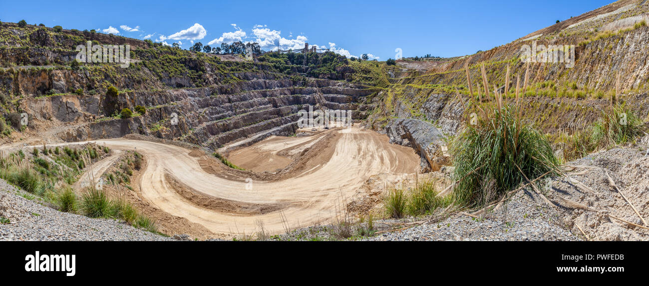 Ampio panorama di calcare miniera in Australia Foto Stock