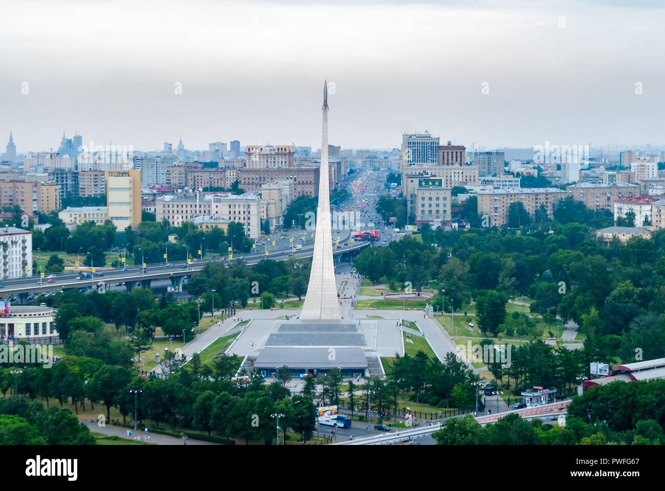 Mosca, Russia - Luglio 3, 2010: il Monumento ai conquistatori dello spazio Foto Stock