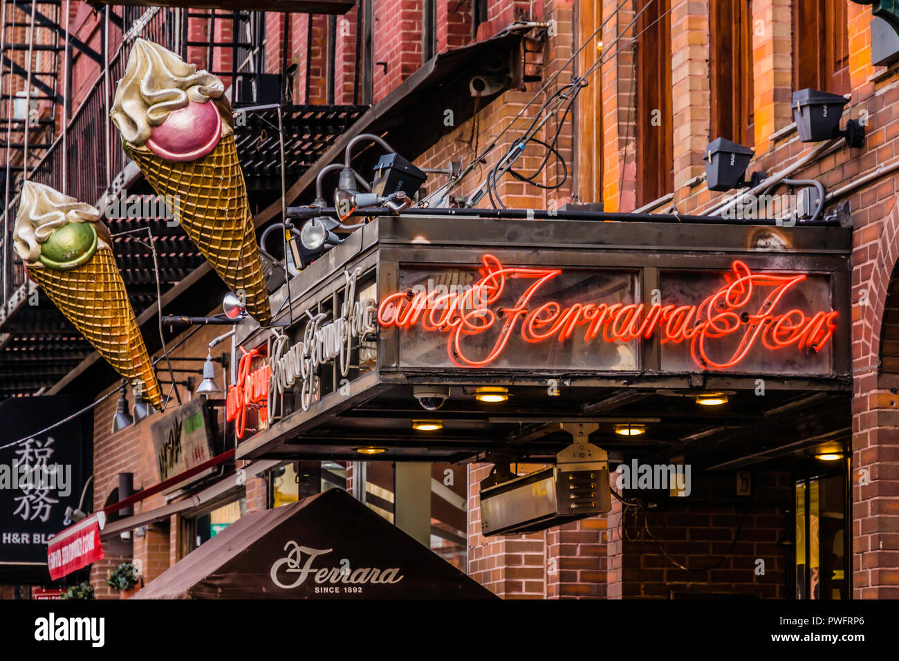 Ferrara Little Italy Mulberry Street Manhattan _ New York New York, Stati Uniti d'America Foto Stock