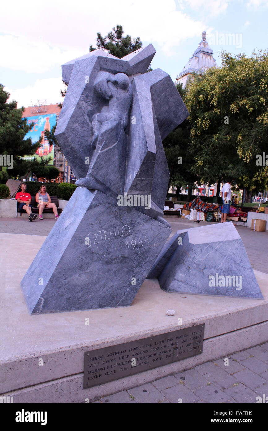 Monumento a Szthelo Gabor e protestante del suo buon Pastore Comitato, che ha salvato gli ebrei 2.000 (per la maggior parte bambini) durante la Shoah, Budapest, Ungheria Foto Stock