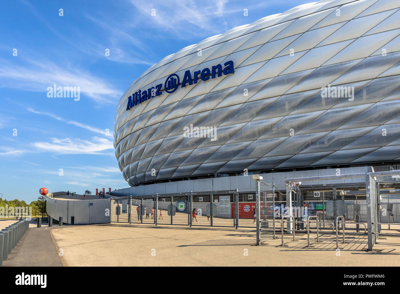 Monaco di Baviera, Germania - 14 August 2017: ingresso stadio Allianz Arena di Monaco di Baviera, Germania. L'Allianz Arena è la casa lo stadio di calcio FC Bayern Muni Foto Stock