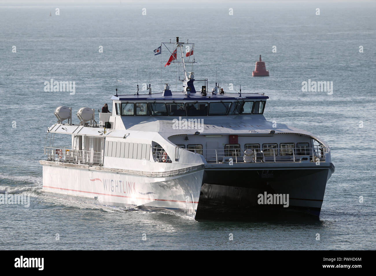 Il Wightlink passeggeri ad alta velocità HSC catamarano Wight Ryder II, arriva nel porto di Portsmouth. Foto Stock