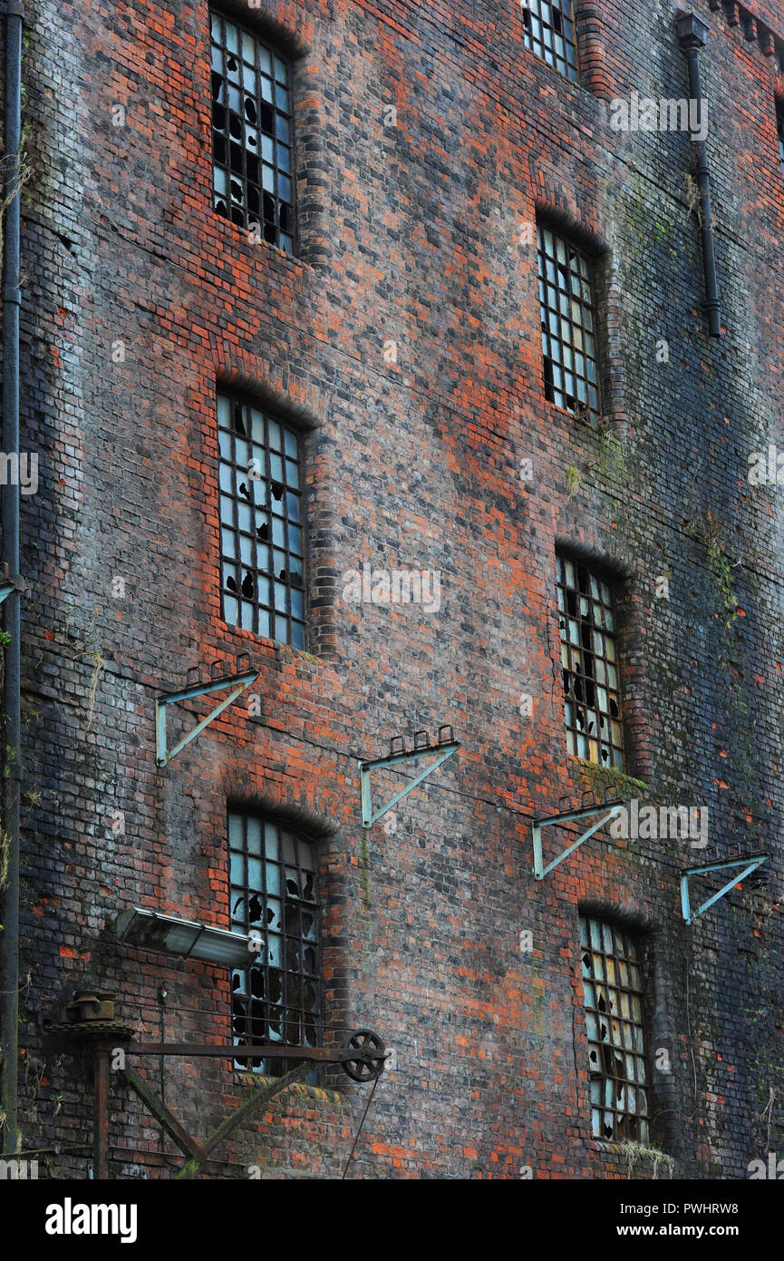 The Tobacco Warehouse in Stanley Dock, Liverpool Docks. Quando fu costruito nel 1901 era il più grande magazzino in mattoni del mondo Foto Stock