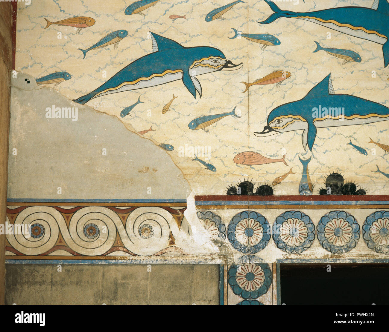 La Grecia. Creta. Palazzo di Cnosso (1700-1450 a.C.). Megaron della regina. Affresco di delfini, dettaglio. Periodo Postpalatial. Foto Stock