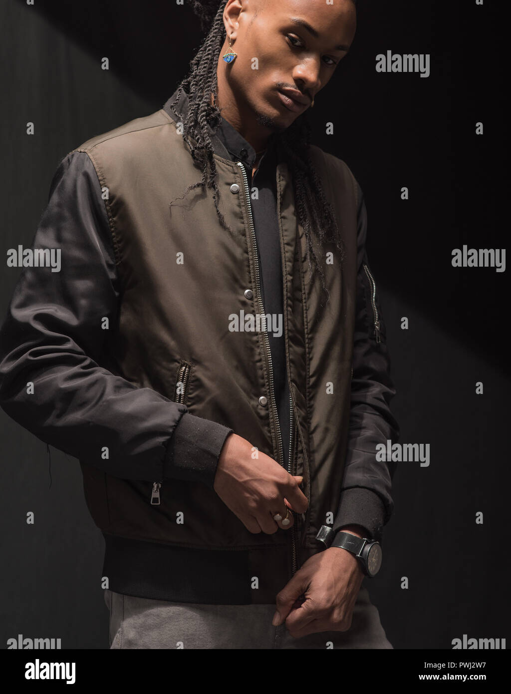 La moda maschile immagini del modello Nowles Adams Foto Stock