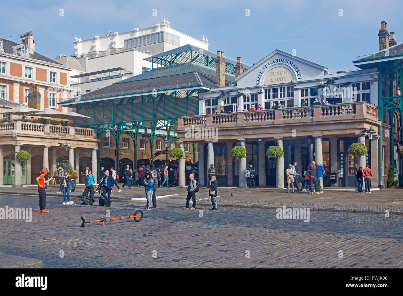 Londra Covent Garden. Una vista degli edifici principali da ovest di Piazza. Foto Stock