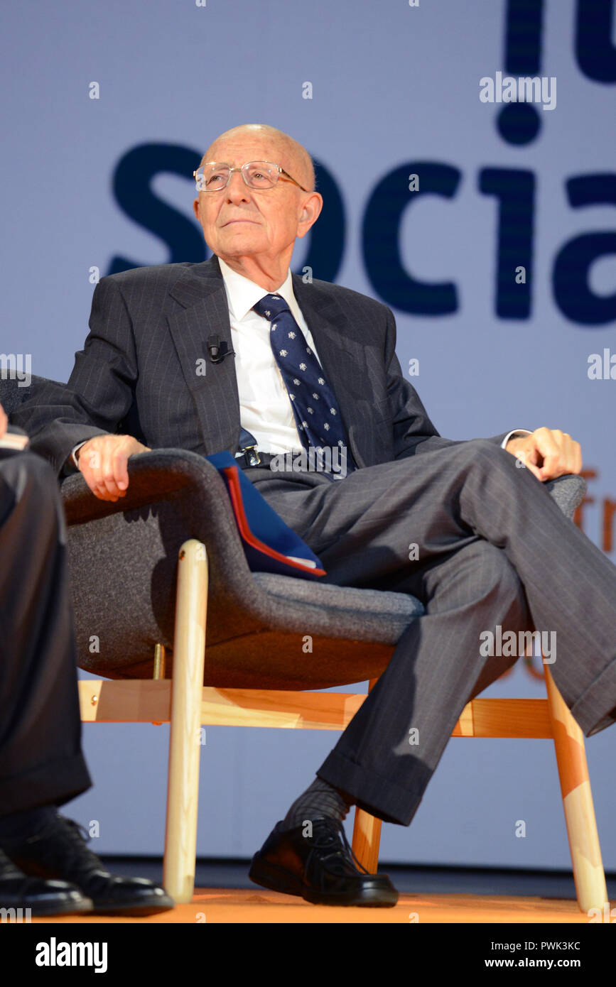 Roma, Italia. Xvi oct, 2018. Il costituzionalista Sabino Cassese aveva presso il gruppo di ance, Associazione Nazionale dei Costruttori, presso l Auditorium della conciliazione di Roma. Credit: Indipendente Agenzia fotografica/Alamy Live News Foto Stock